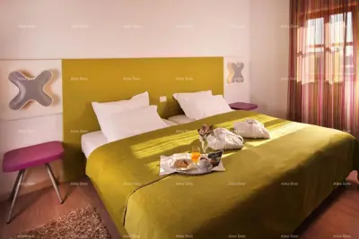 Hotel i Restoran. Blizina grada Pule. Veliki građevinski teren uz hotel, mogućnost gradnje vile. - 17