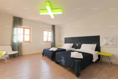 Hotel i Restoran. Blizina grada Pule. Veliki građevinski teren uz hotel, mogućnost gradnje vile. - 21