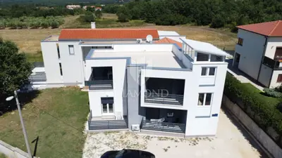 Poreč, okolica, moderna vila sa 6 apartmana - 2