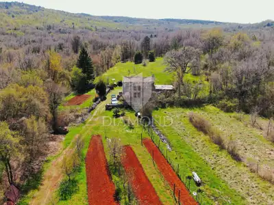 House 140 m², Labin - large plot and privacy - 11
