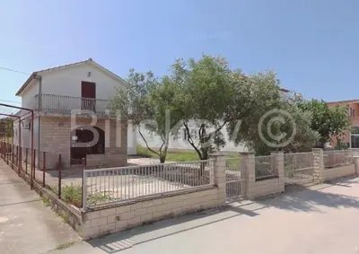 Kuća 150 m², Sukošan centar - gospodarska djelatnost