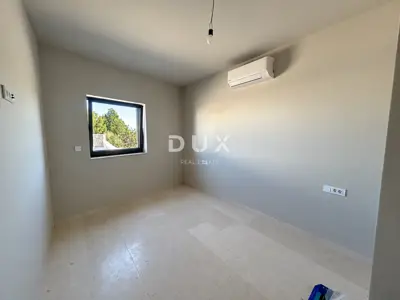 Vodice, 2-room apartment, 90,72 m², sea view, 650 m from the sea - 17