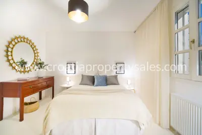 House 215 m², Trogir - sea view and pool - 10