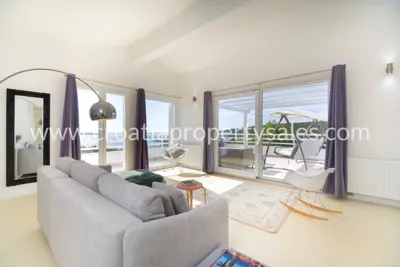 House 215 m², Trogir - sea view and pool - 6