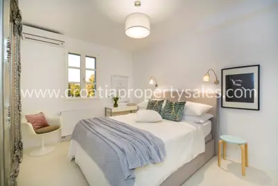 House 215 m², Trogir - sea view and pool - 7