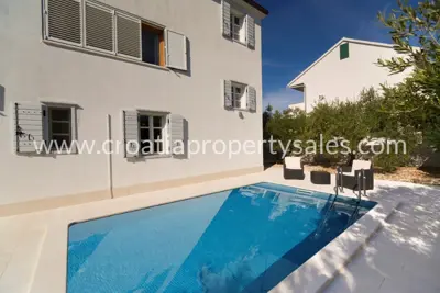 House 215 m², Trogir - sea view and pool - 12