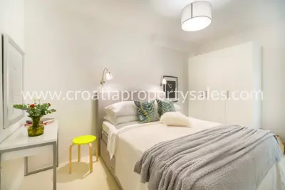 House 215 m², Trogir - sea view and pool - 8