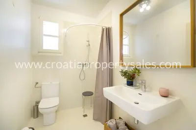 House 215 m², Trogir - sea view and pool - 9