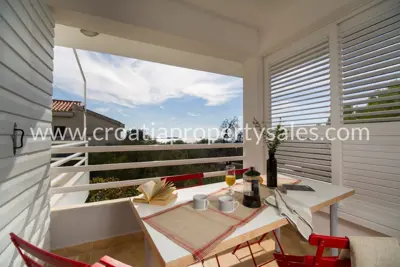 House 215 m², Trogir - sea view and pool - 4