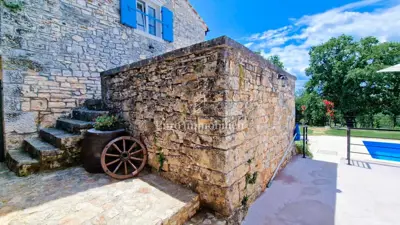 Poreč, Umgebung - Steinhaus mit Grundstück 6.000 m² - 8