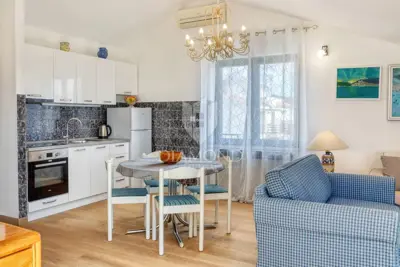 Kuća 220 m², Nova Veruda, Pula - blizu mora i marine - 10