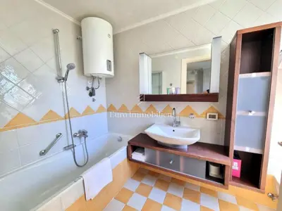 Wohnung 132 m², Crveni Vrh - 130 m vom Meer, Aufzug - 11
