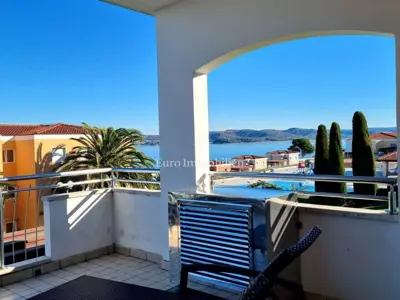 Wohnung 132 m², Crveni Vrh - 130 m vom Meer, Aufzug - 4