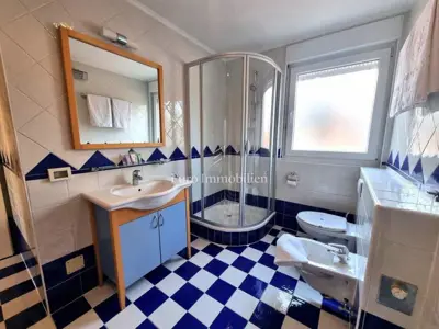 Wohnung 132 m², Crveni Vrh - 130 m vom Meer, Aufzug - 16