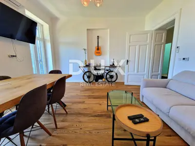 Wohnung 100 m², Opatija - Centar, zweite Reihe zum Meer