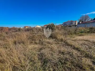 Land in Pula, Centar - open view and quiet location