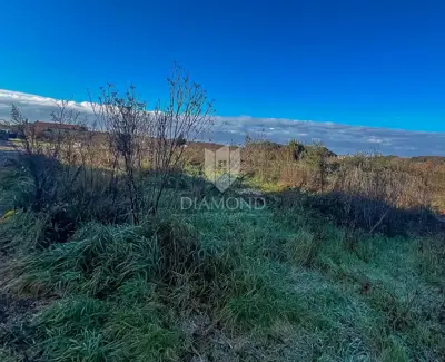 Land in Pula, Centar - open view and quiet location - 3