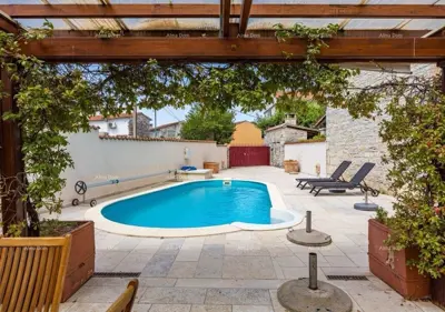 Kanfanar, zwei Steinhäuser 208 m², Pool und eingezäuntes Grundstück - 6
