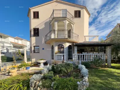 House in Pješčana Uvala, close to the sea and with a large parking area - 3