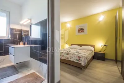 Villa 1109 m², Labin Umgebung - Pool und Sommerküche - 20