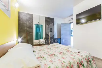 Villa 1109 m², Labin Umgebung - Pool und Sommerküche - 15