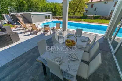 Villa 1109 m², Labin Umgebung - Pool und Sommerküche - 7