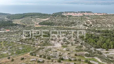 Poljoprivredno zemljište 14.049 m², Supetar, pogled na more - 5