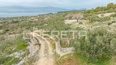 Poljoprivredno zemljište 14.049 m², Supetar, pogled na more