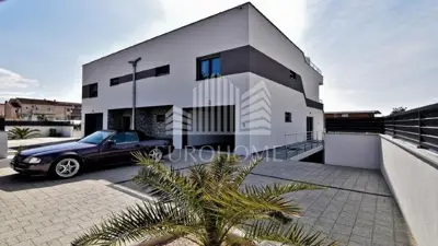Wohnung zur Miete in Diklovac, 250 m² - 3