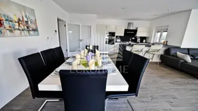 Wohnung zur Miete in Diklovac, 250 m² - 9