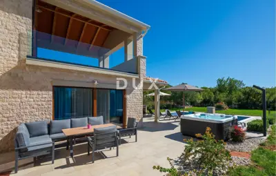 House 188 m², Labin - pool and sea view - 4