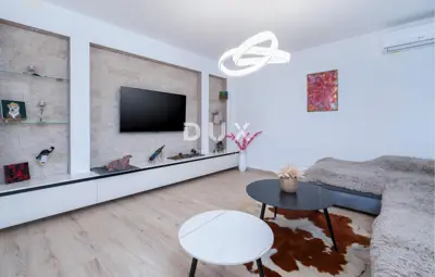 House 188 m², Labin - pool and sea view - 9