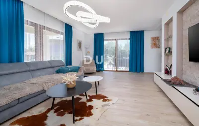 House 188 m², Labin - pool and sea view - 7
