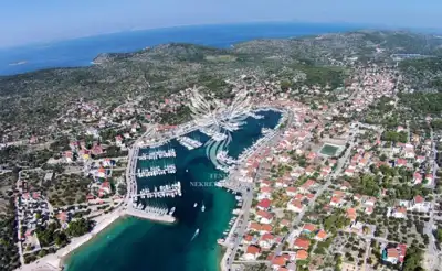 Building plot, Jezera na Murteru, 400 m from the sea