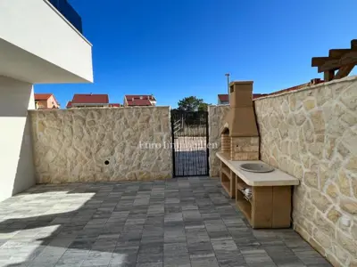 Wohnung zum Kauf in Povljana, 159 m² - 21