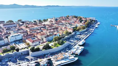 ZADAR, POLUOTOK - Prostrani stan u centru za dugoročni najam - 20