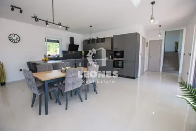 Vila 215 m², okolica Poreča, bazen i ljetna kuhinja - 6