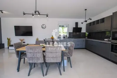 Vila 215 m², okolica Poreča, bazen i ljetna kuhinja - 8