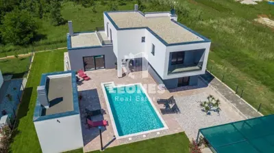Villa 215 m², Umgebung von Poreč, Pool und Sommerküche