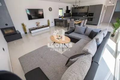 Vila 215 m², okolica Poreča, bazen i ljetna kuhinja - 7
