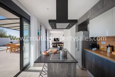 House, Brač, 370 m², 1 450 000 € - 8