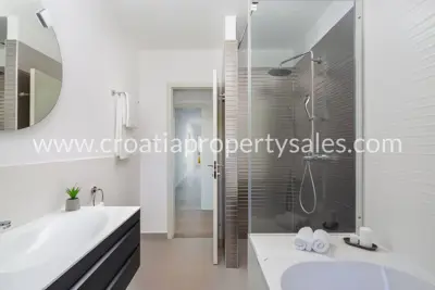 House, Brač, 370 m², 1 450 000 € - 12