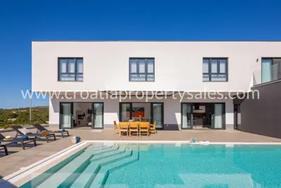 Kuća, Brač, 370 m², 1 450 000 €