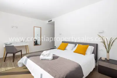 House, Brač, 370 m², 1 450 000 € - 9