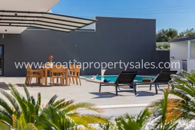 House, Brač, 370 m², 1 450 000 € - 3