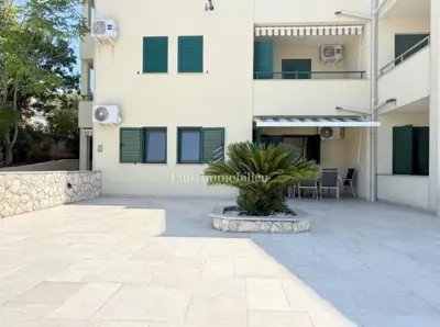 Apartment for sale in Novalja, 72 m²