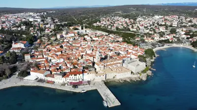 Building plot 1,000 m², Krk - near the beach and center