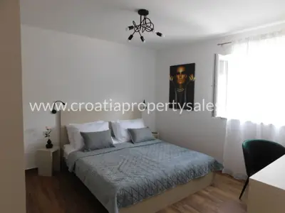 Haus, Brač, 370 m², 1 300 000 € - 3