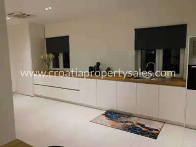 Haus, Brač, 370 m², 1 300 000 € - 9