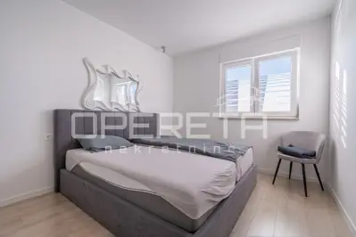 House 130 m², Galižana - two residential units - 8